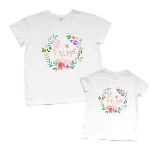 Комплект футболок Boyfriend мама-дочка "Зайки в кружочке из цветов" от магазина Спиногрыз