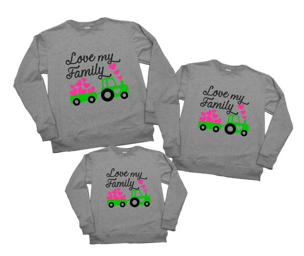 Комплект семейных свитшотов "Love my family трактор с сердечками" от магазина Спиногрыз