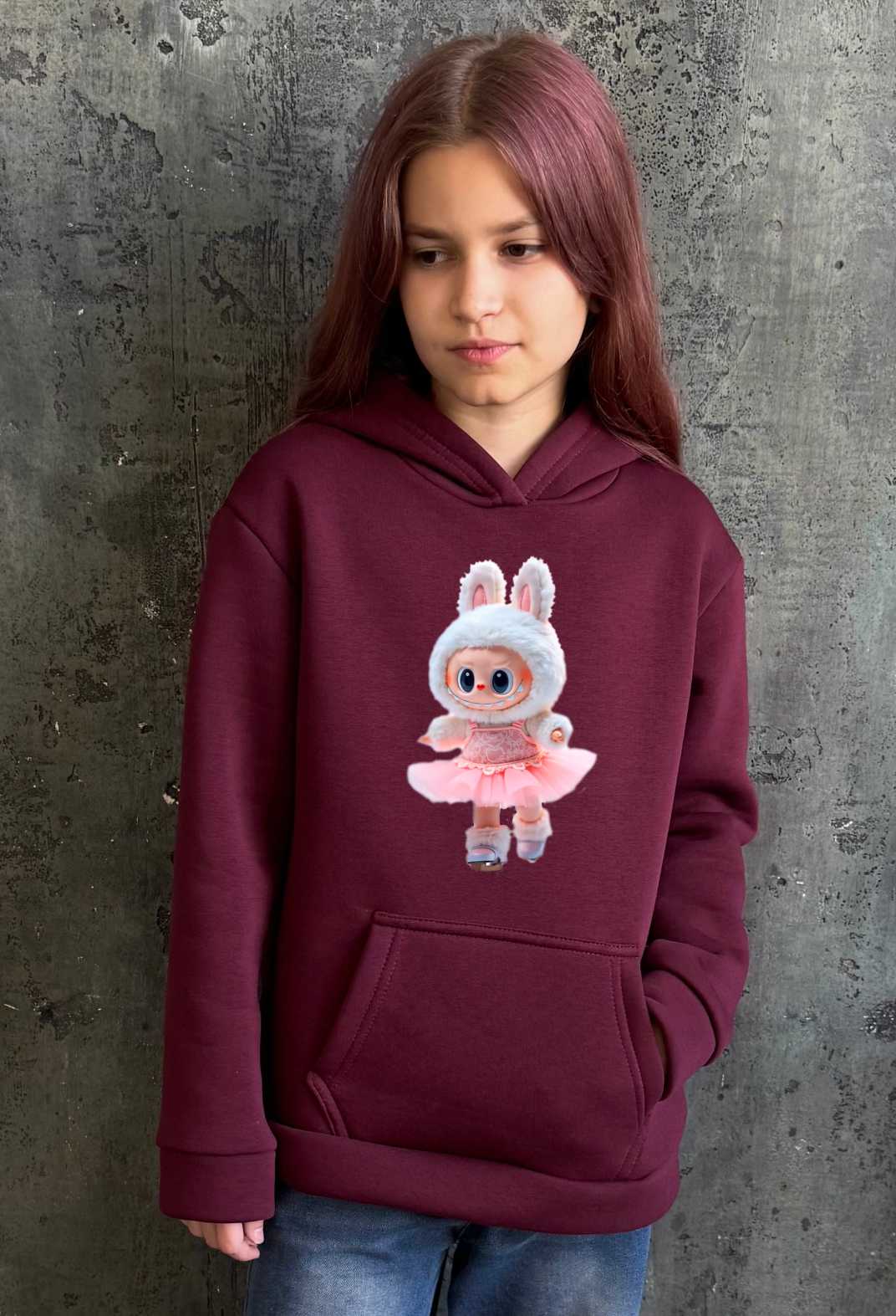 Толстовка утеплена Labubu на коньках от магазина Спиногрыз