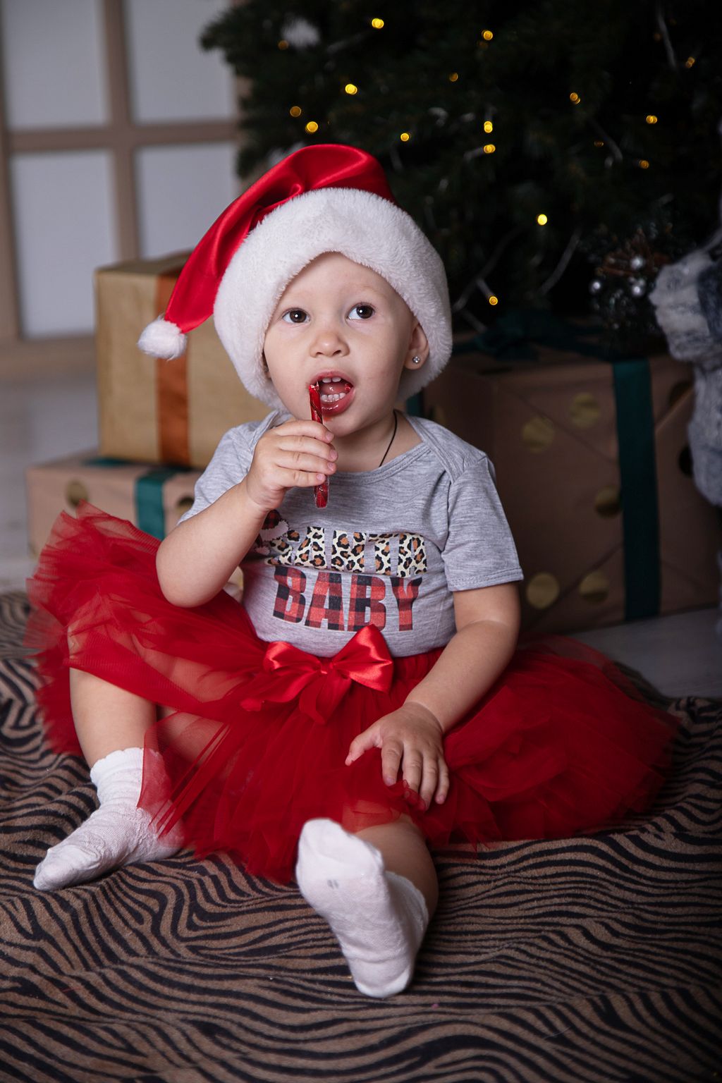 Комплект боди короткий рукав + юбка-пачка "Santa baby" от магазина Спиногрыз